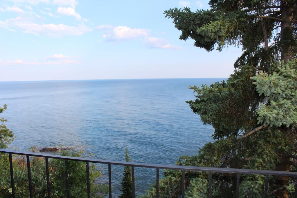 Cliff Dweller On Lake Superior Tofte Room photo