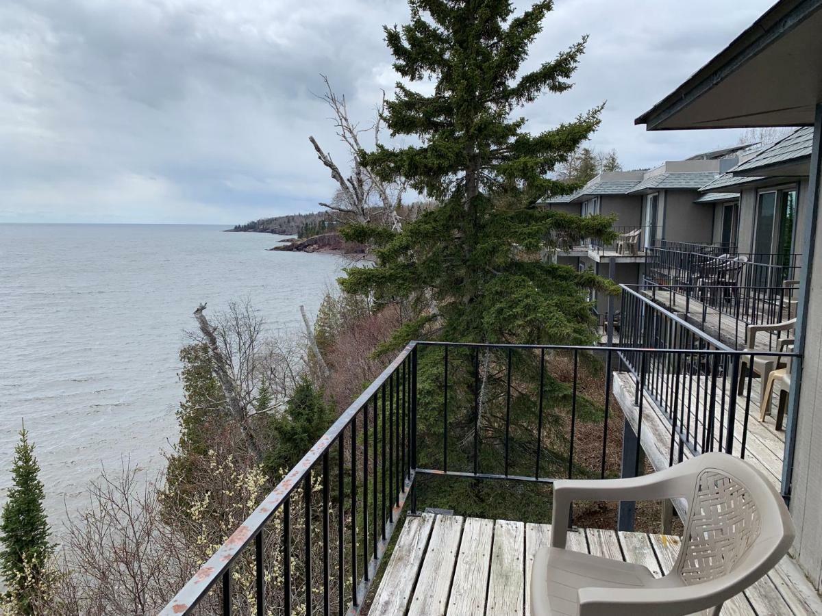 Cliff Dweller On Lake Superior Tofte Exterior photo